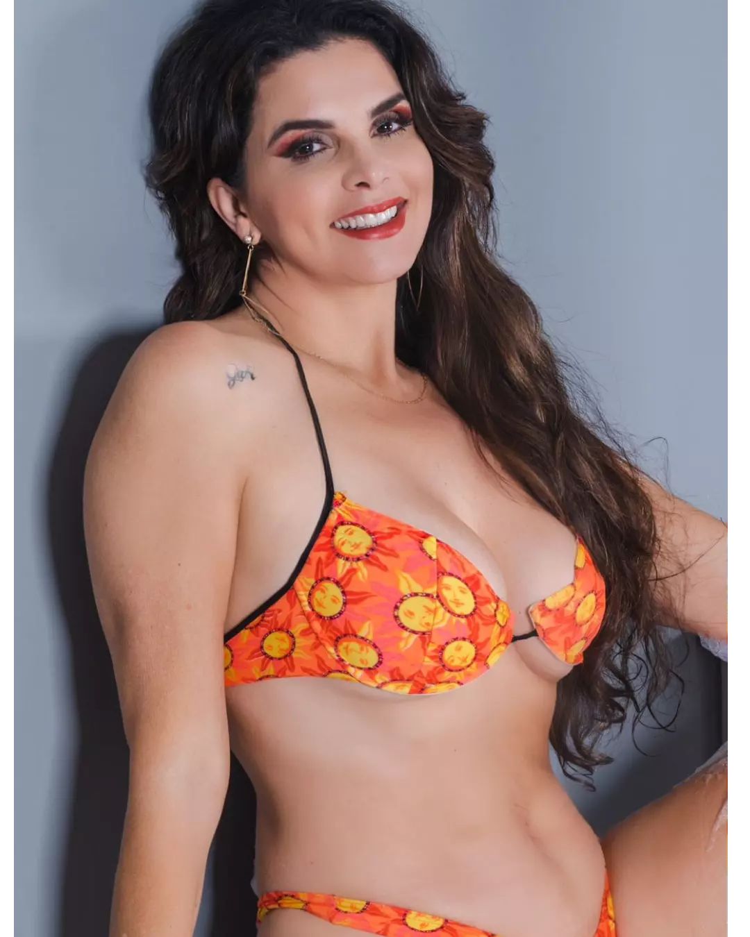 Luiza Ambiel pelada em vídeos amadores foto imagem